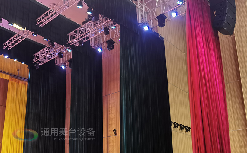 舞臺幕布怎么選?不同場景舞臺幕布選型與配置方案解析